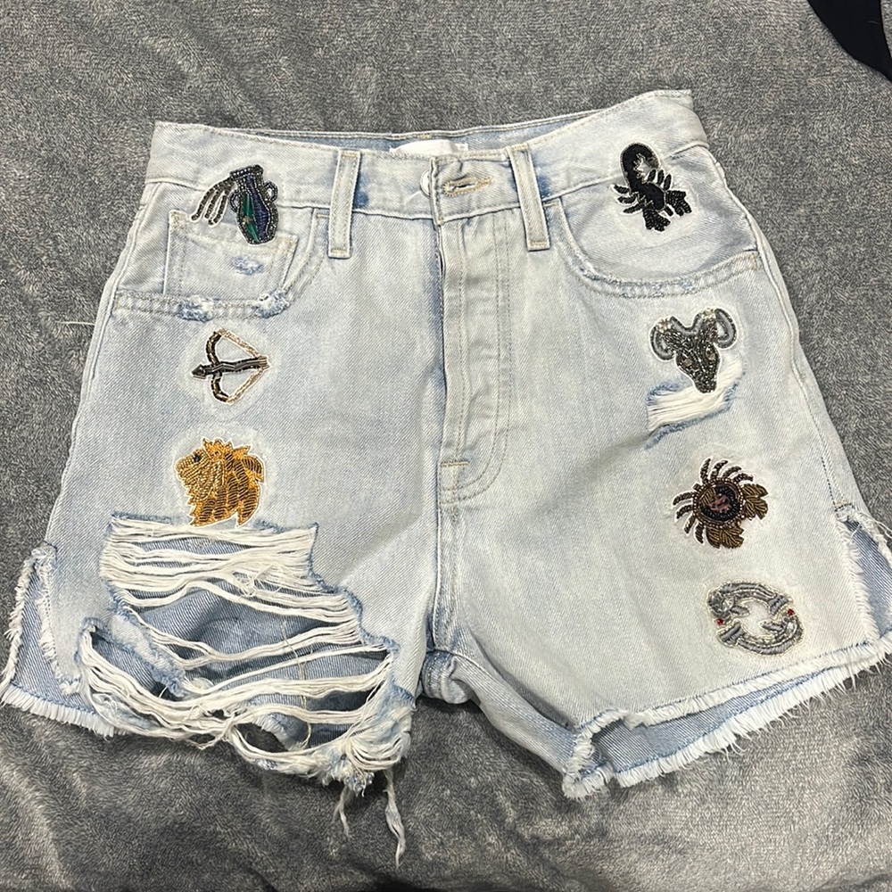 EASY RUBY SHORT WITH ZODIAC IN ROSEMARY